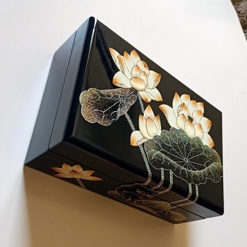 Natural lacquer handmade jewelry box