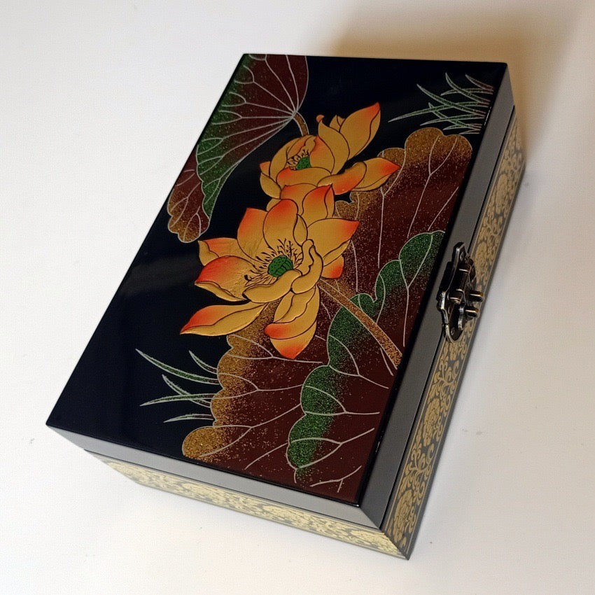 Natural lacquer handmade jewelry box