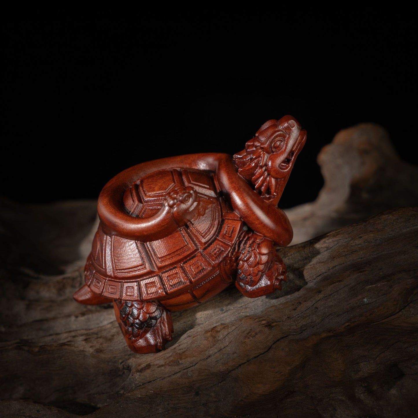 Lightning strike jujube wood carving Xuanwu Dragon Turtle Feng Shui ornament, rich and unparalleled in the world