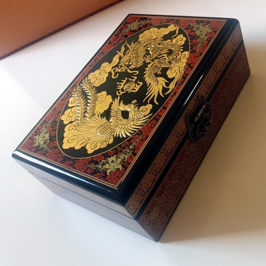 Natural lacquer handmade jewelry box