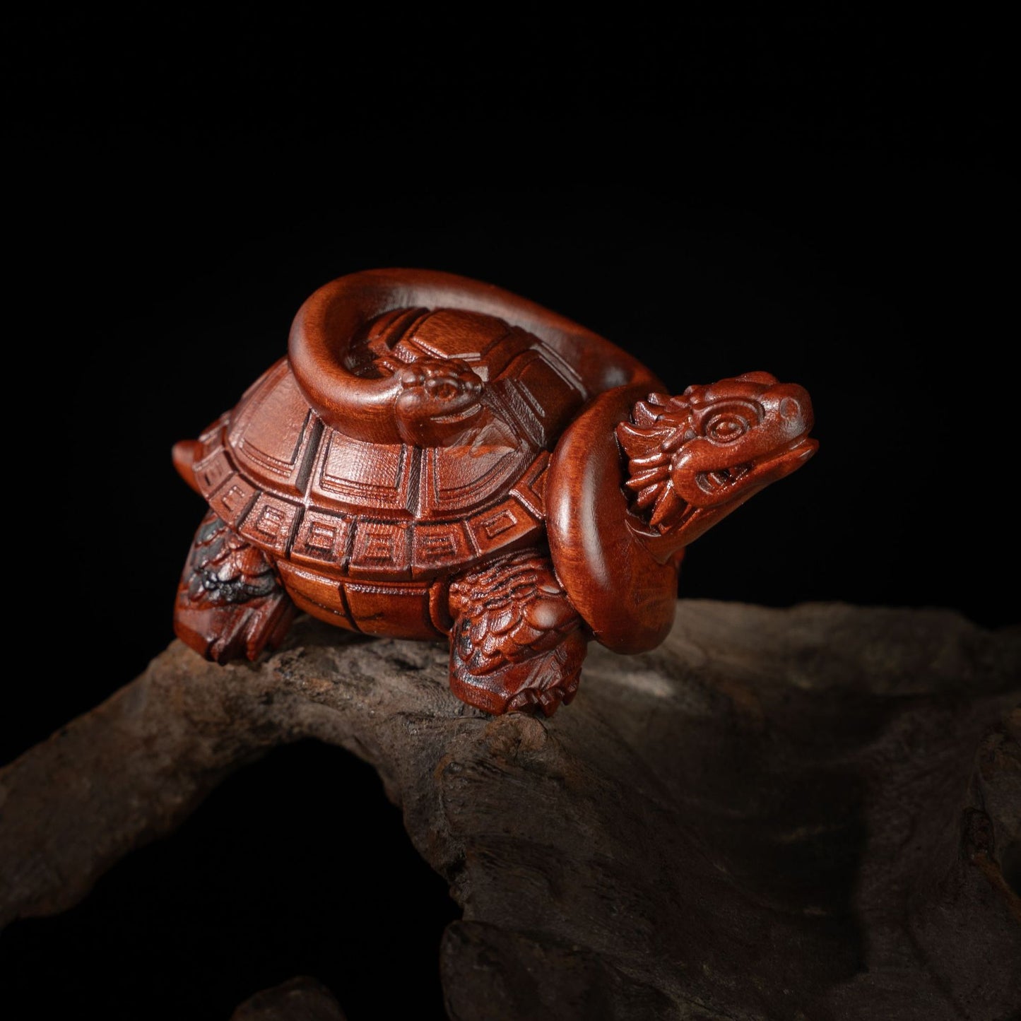 Lightning strike jujube wood carving Xuanwu Dragon Turtle Feng Shui ornament, rich and unparalleled in the world