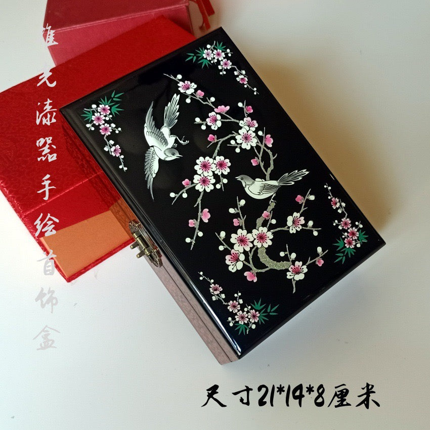 Natural lacquer handmade jewelry box