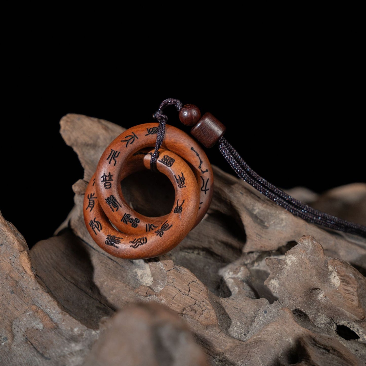 Lightning Strike Zaomu Qiankun Circle 35mm Pendant Yin Yang Integrated Handmade Non Splicing Taoist Artifact Necklace