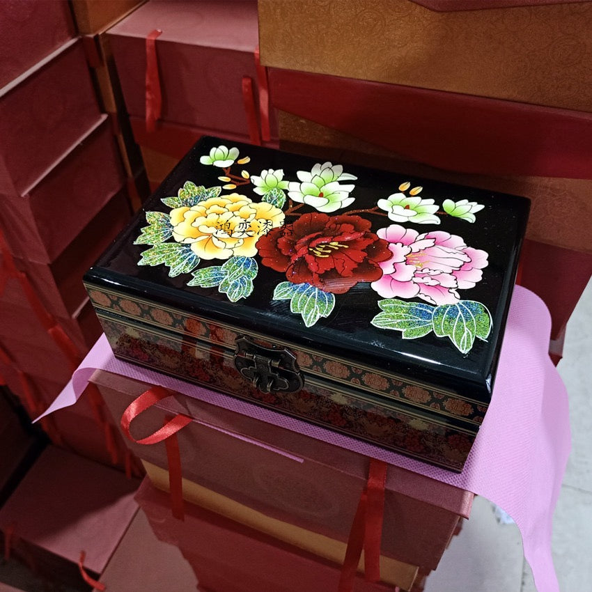 Natural lacquer handmade jewelry box